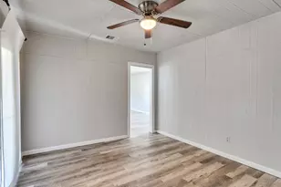 7622 S Hall St, Houston, TX 77028 - Photo 9