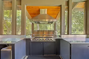 603 W Friar Tuck Ln, Houston, TX 77024 - Photo 23