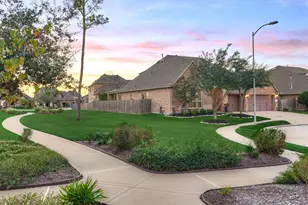 18603 Bridle Grove Ct, Tomball, TX 77377 - Photo 3