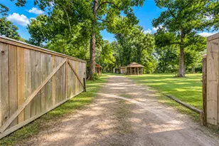 19426 Trail Oak Dr, Conroe, TX 77302 - Photo 19