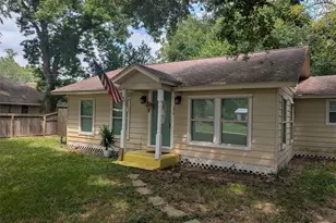 1910 Reese St, Liberty, TX 77575 - Photo 1