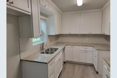 1211 Crestmont Street, Wharton, TX 77488 - Photo 3