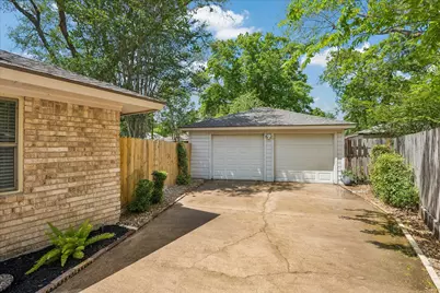 11418 Ash Creek Drive, Houston, TX 77043 - Photo 31