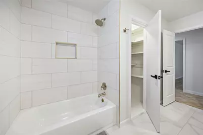11418 Ash Creek Drive, Houston, TX 77043 - Photo 21