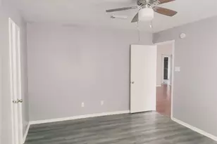 6406 Bayou Crest Dr, Houston, TX 77088 - Photo 9