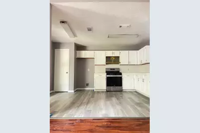6406 Bayou Crest Drive, Houston, TX 77088 - Photo 7