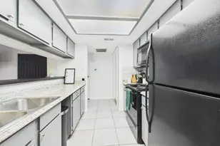 2814 S Bartell Dr, Houston, TX 77054 - Photo 5