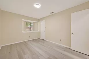 1404 Osborne Dr, Friendswood, TX 77546 - Photo 23