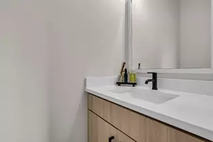 5303 Donovan Gdns Ln, Houston, TX 77091 - Photo 13