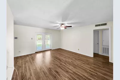 1438 W Palm Drive, Winnie, TX 77665 - Photo 13