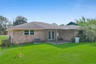 1438 W Palm Dr, Winnie, TX 77665 - Photo 5