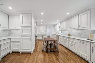 3444 Meadow Lake Ln, Houston, TX 77027 - Photo 23