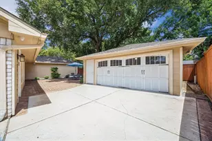 12518 Hazelwood Ln, Houston, TX 77077 - Photo 29