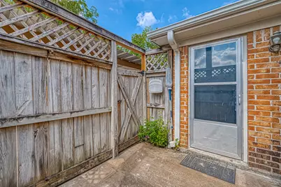 1911 Sherwood Forest Street #9, Houston, TX 77043 - Photo 23