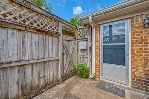 1911 Sherwood Forest St, Houston, TX 77043 - Photo 23