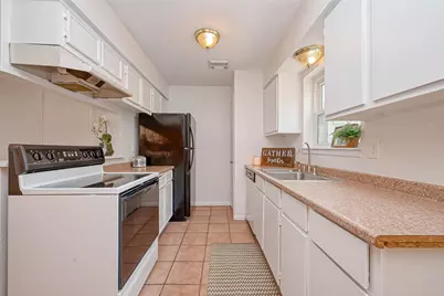 1911 Sherwood Forest Street #9, Houston, TX 77043 - Photo 11