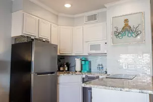 6102 Seawall Blvd, Galveston, TX 77551 - Photo 3