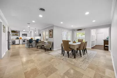 6546 Lindyann Lane, Houston, TX 77008 - Photo 9