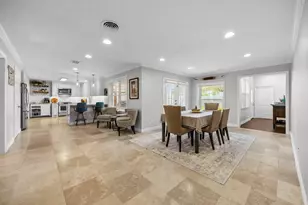 6546 Lindyann Ln, Houston, TX 77008 - Photo 9