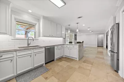 6546 Lindyann Lane, Houston, TX 77008 - Photo 13