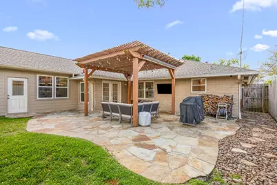 6546 Lindyann Lane, Houston, TX 77008 - Photo 29