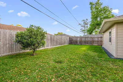6546 Lindyann Lane, Houston, TX 77008 - Photo 31