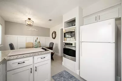 2109 Victoria Court, League City, TX 77573 - Photo 9