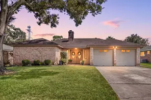 2109 Victoria Ct, League City, TX 77573 - Photo 1