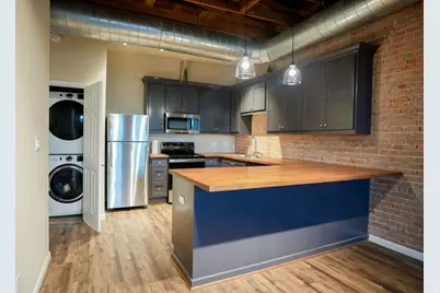 210 E Washington Avenue #B, Navasota, TX 77868 - Photo 3