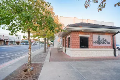 210 E Washington Avenue #B, Navasota, TX 77868 - Photo 25