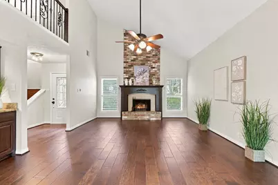 8 Diamond Oak Court, The Woodlands, TX 77381 - Photo 9