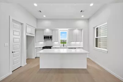 523 Hillwood Heights Drive, Houston, TX 77091 - Photo 15