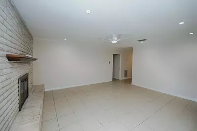711 Voyager Drive, Houston, TX 77062 - Photo 9