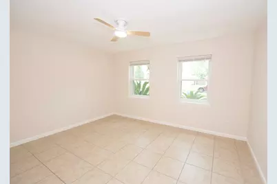 711 Voyager Drive, Houston, TX 77062 - Photo 25