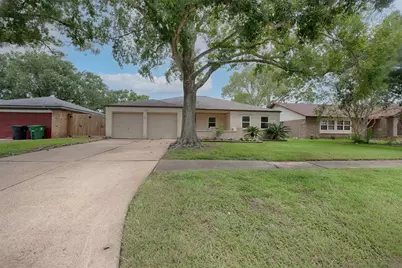 711 Voyager Drive, Houston, TX 77062 - Photo 3