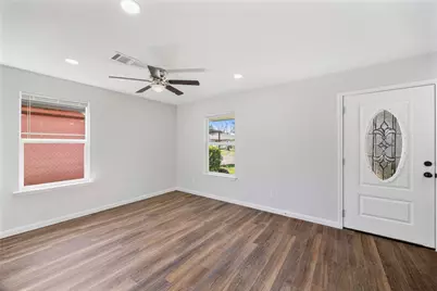 12611 S Coast Drive, Houston, TX 77047 - Photo 9