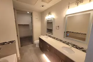 1800 St Joseph Pkwy, Houston, TX 77003 - Photo 9