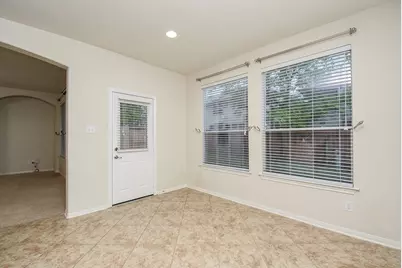 6 S Burberry Park Circle, The Woodlands, TX 77382 - Photo 11