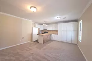 801 Queenswood, Montgomery, TX 77316 - Photo 3