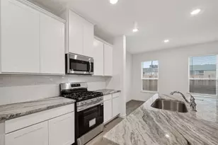 3310 Rolling River Dr, Baytown, TX 77521 - Photo 11