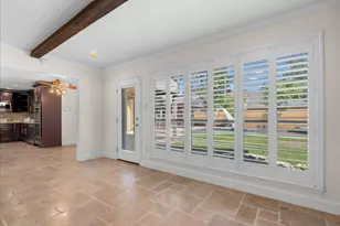 3725 Autumn Ln, Baytown, TX 77521 - Photo 11