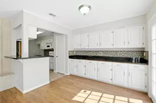 2960 Gessner Rd, Houston, TX 77080 - Photo 13