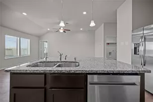 7730 Squall Ln, Baytown, TX 77523 - Photo 3