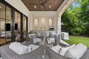 2501 Yupon St, Houston, TX 77006 - Photo 39