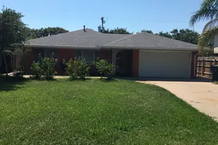 1221 Marine Dr, Galveston, TX 77550 - Photo 1