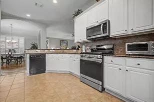 46 S Dylanshire Cir, Conroe, TX 77384 - Photo 13