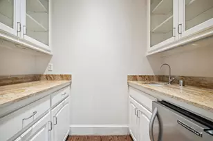 5022 Tangle Ln, Houston, TX 77056 - Photo 11