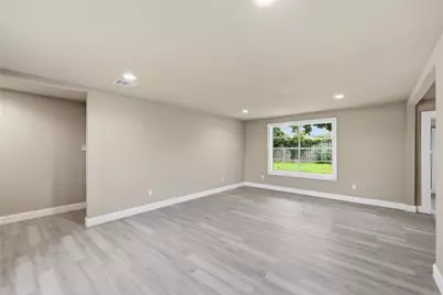 3930 Hartel Street, Beaumont, TX 77705 - Photo 5