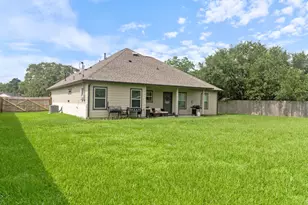 2213 Sago, Bay City, TX 77414 - Photo 3