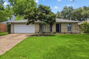 17115 Bougainvilla Ln, Friendswood, TX 77546 - Photo 1